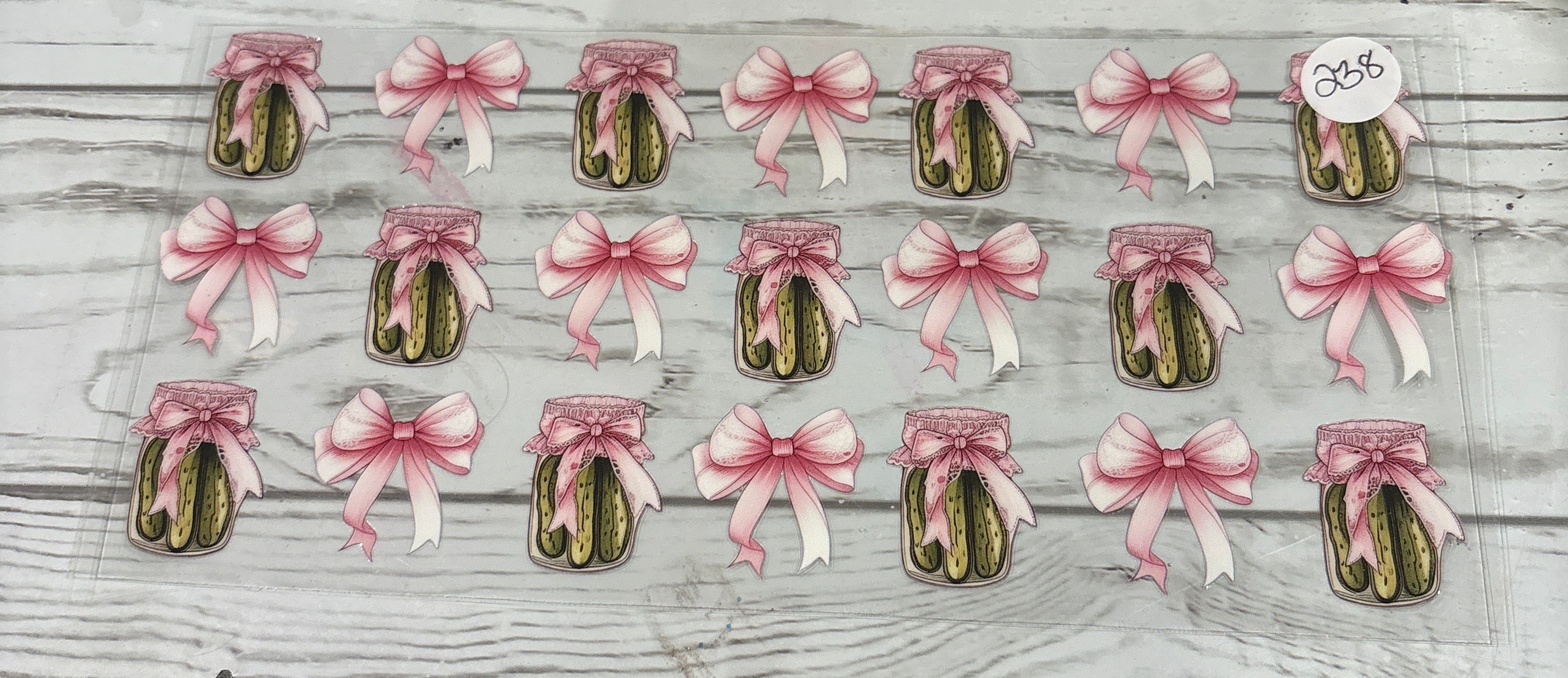 Pickle jar and bows #238