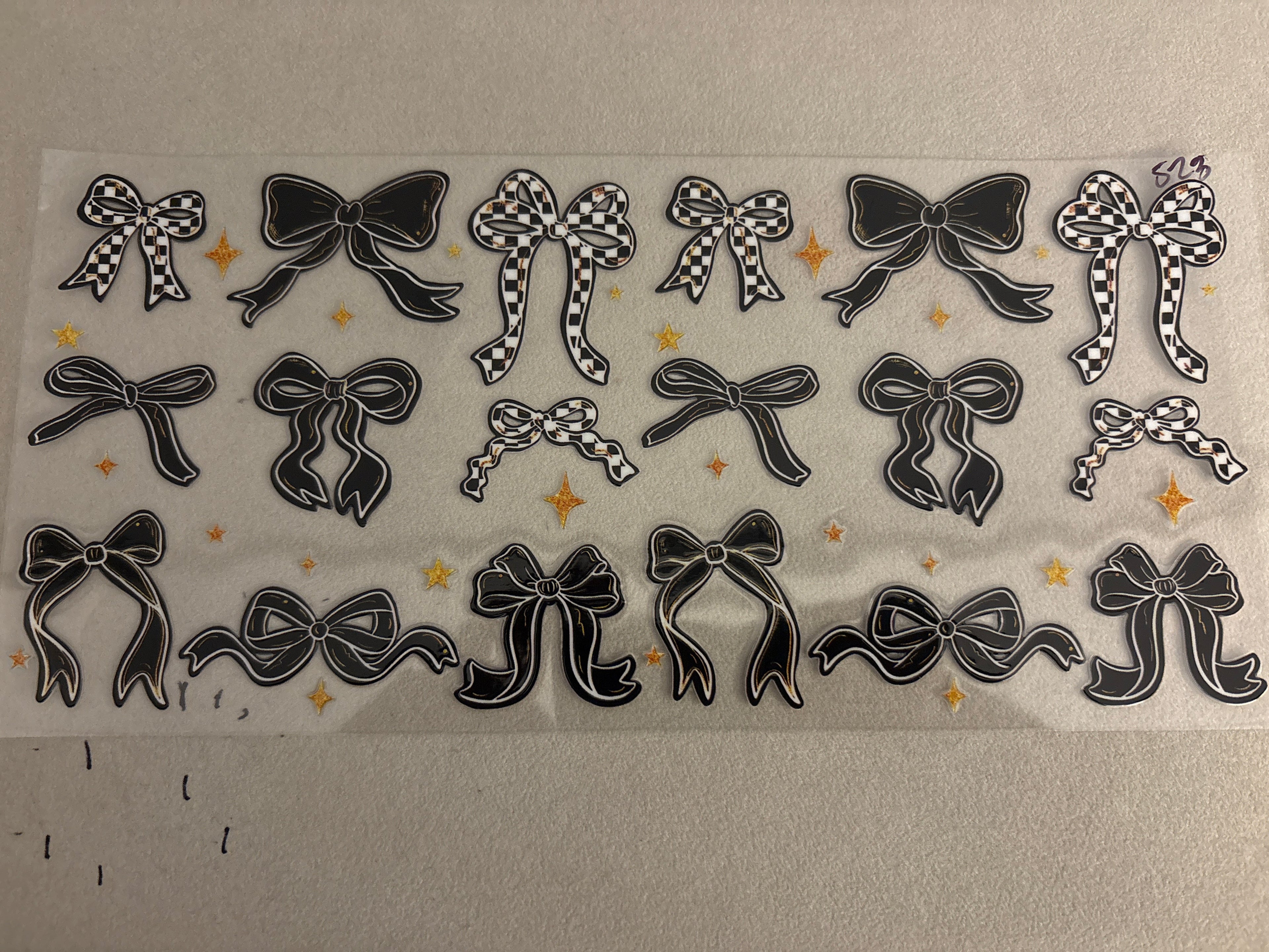 523 black bows