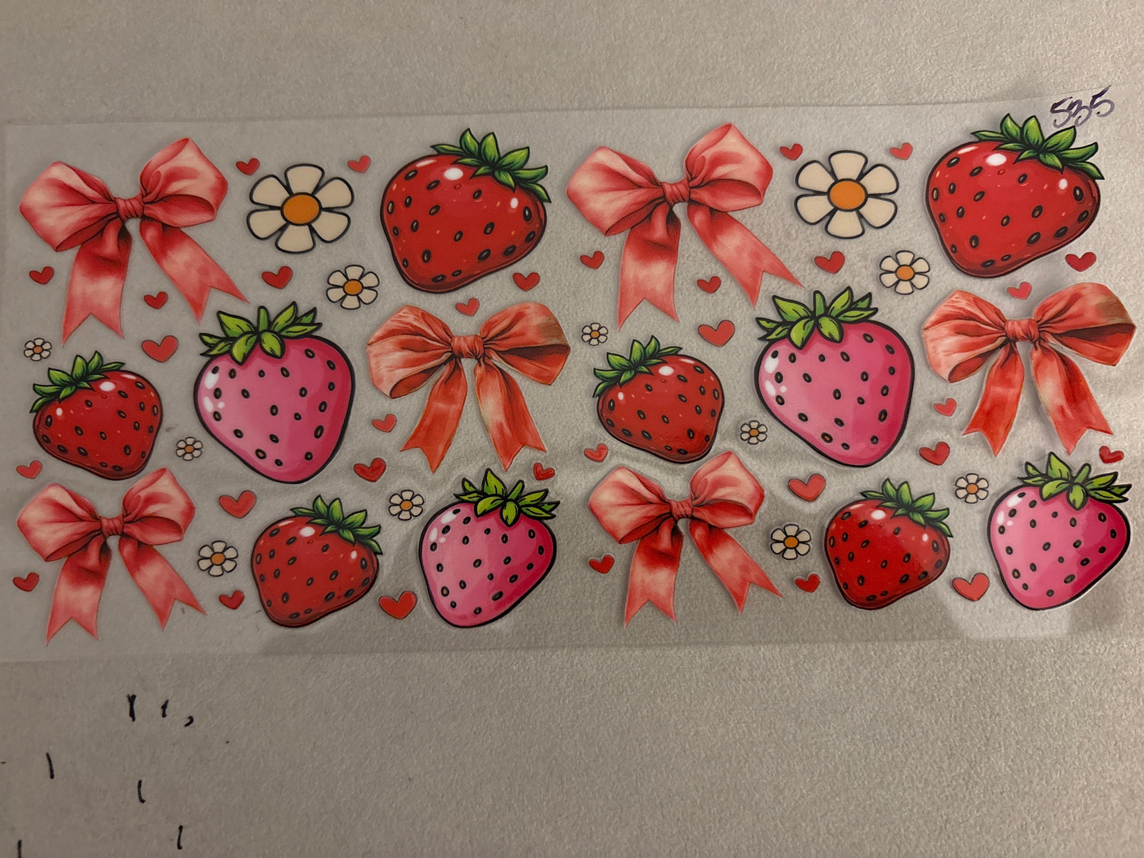 535 strawberry and bows